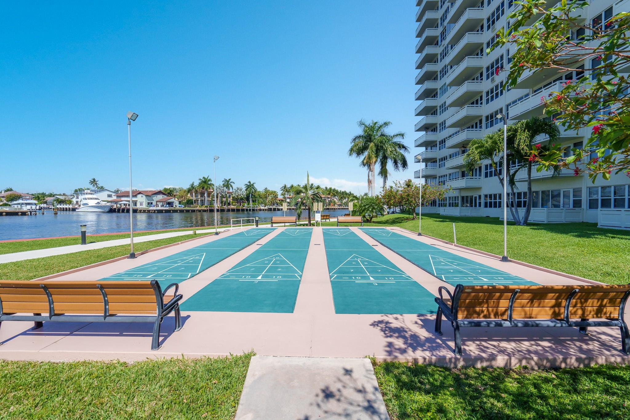 Coral Ridge Towers North - Residential