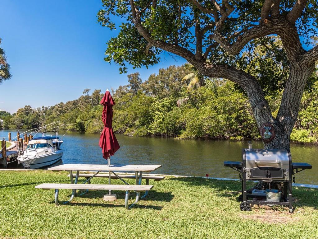 Hillsboro Cove - Residential