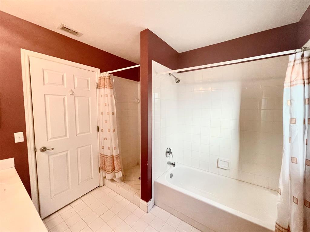 Lyons West 137-40 B - Hammock - Residential