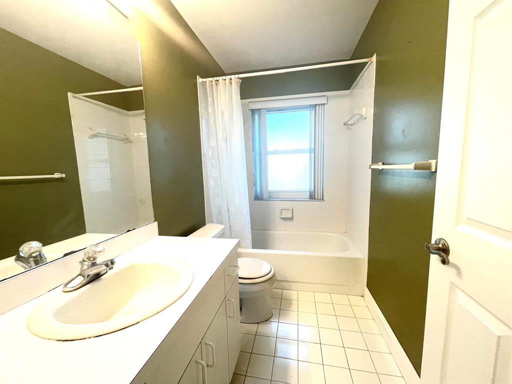 Lyons West 137-40 B - Hammock - Residential