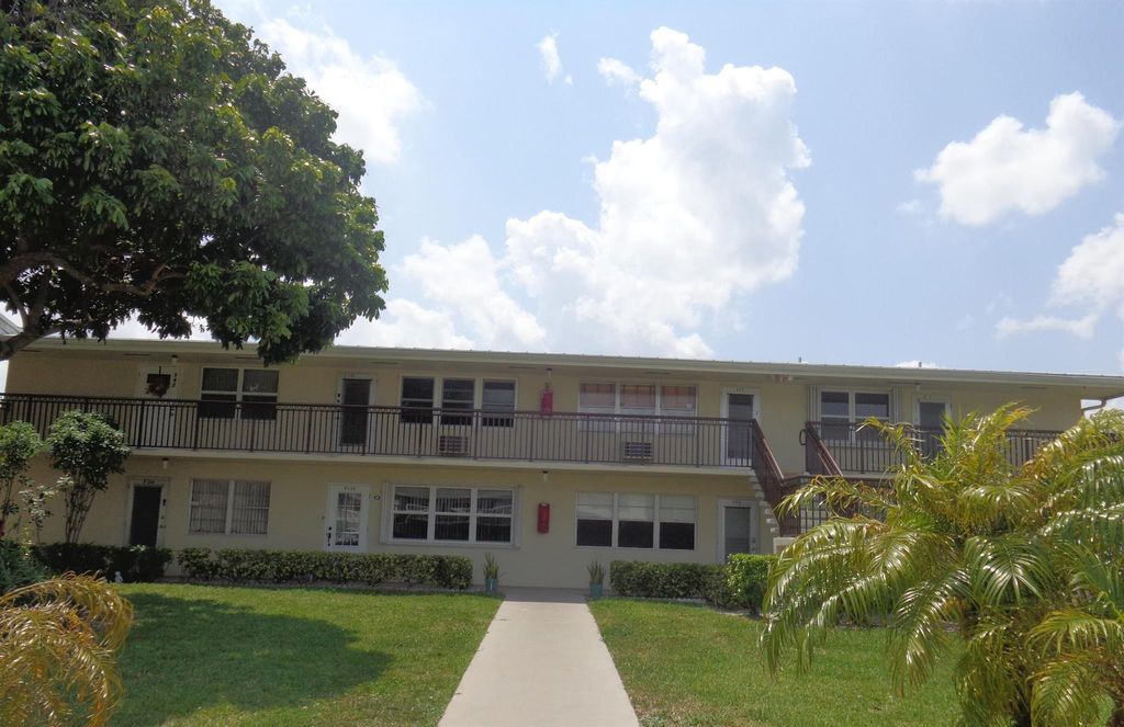 Photo of 213 Easthampton I, West Palm Beach, FL 33417 (MLS # R10999675)
