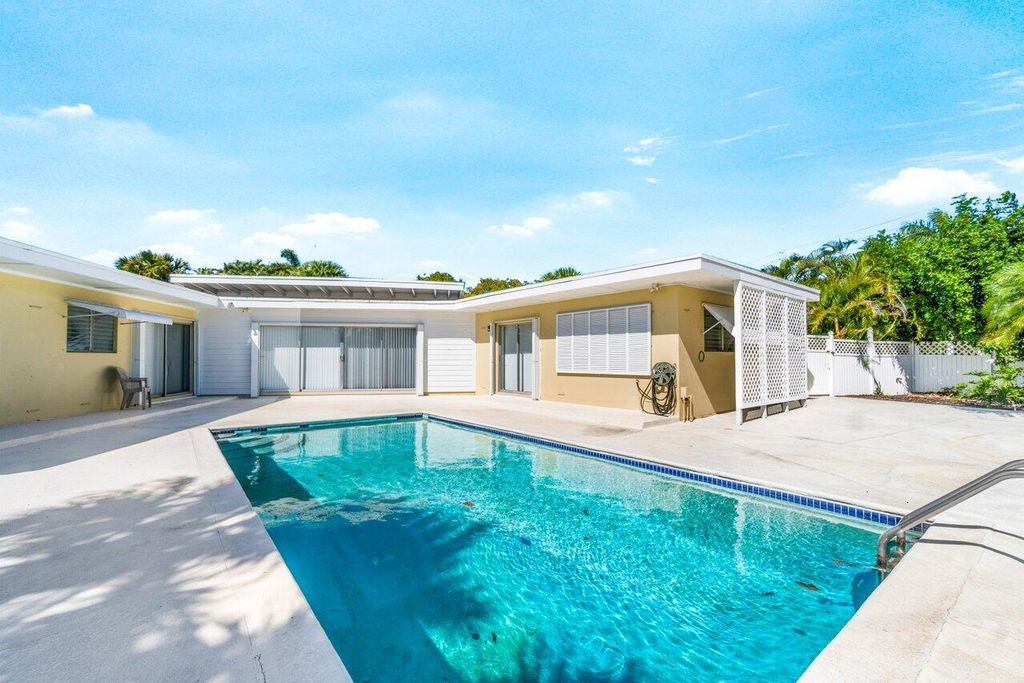 Photo of 2021 N Waterway Drive, North Palm Beach, FL 33408 (MLS # R10964351)