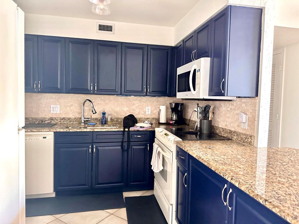 Photo of 1000 Spanish River Road #3u, Boca Raton, FL 33432 (MLS # R10985590)