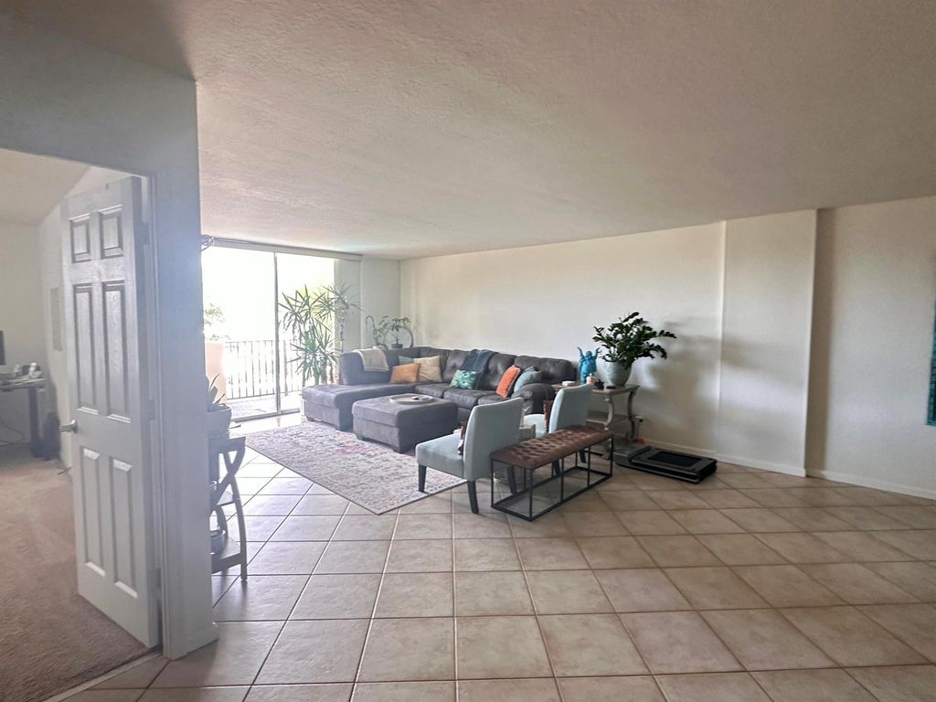 Photo of 1000 Spanish River Road #3u, Boca Raton, FL 33432 (MLS # R10985590)
