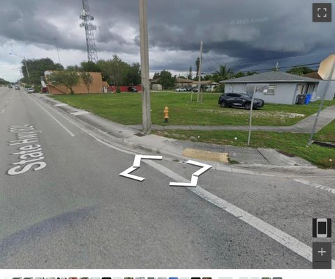 4444,4430 W Hollywood FL 33021