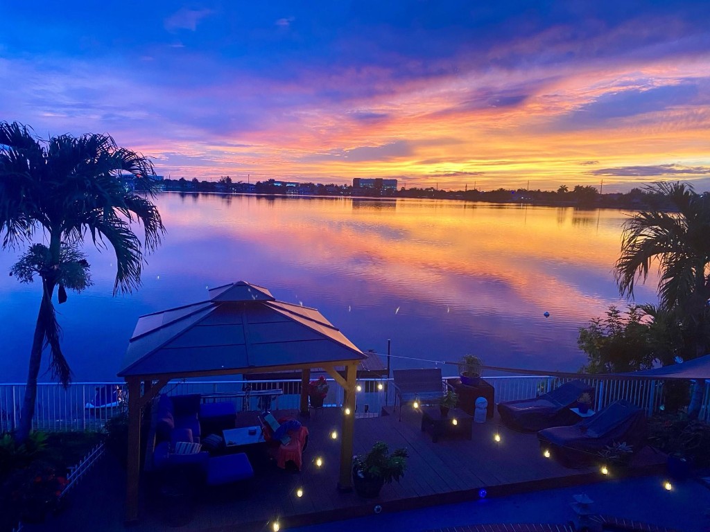 Twin Lake Shores Central - Residential