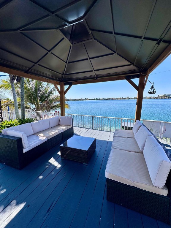 Twin Lake Shores Central - Residential