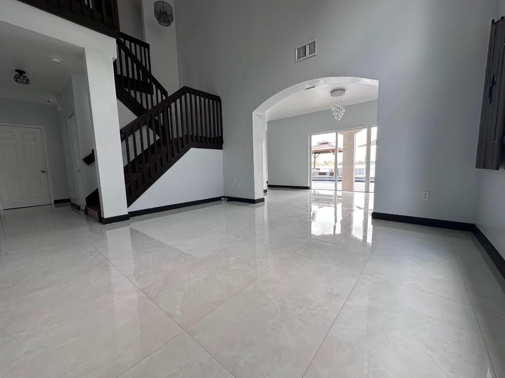 Twin Lake Shores Central - Residential