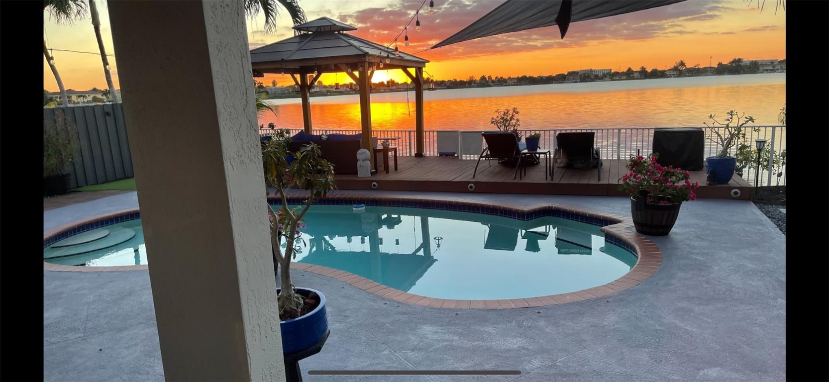 Twin Lake Shores Central - Residential