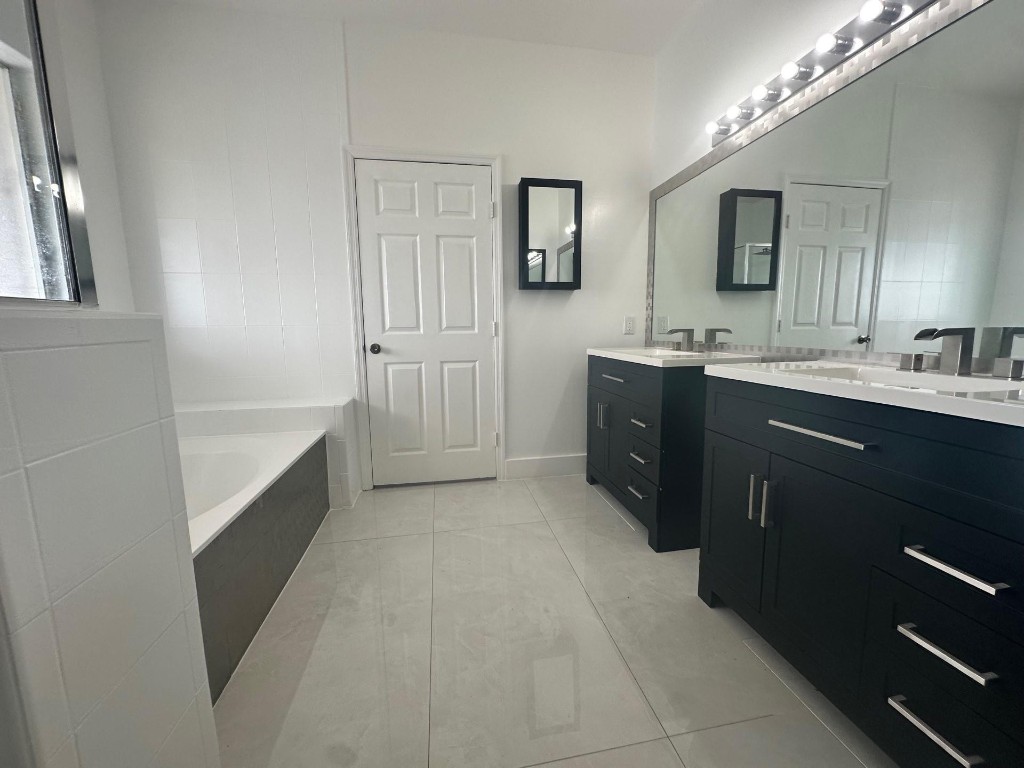 Twin Lake Shores Central - Residential