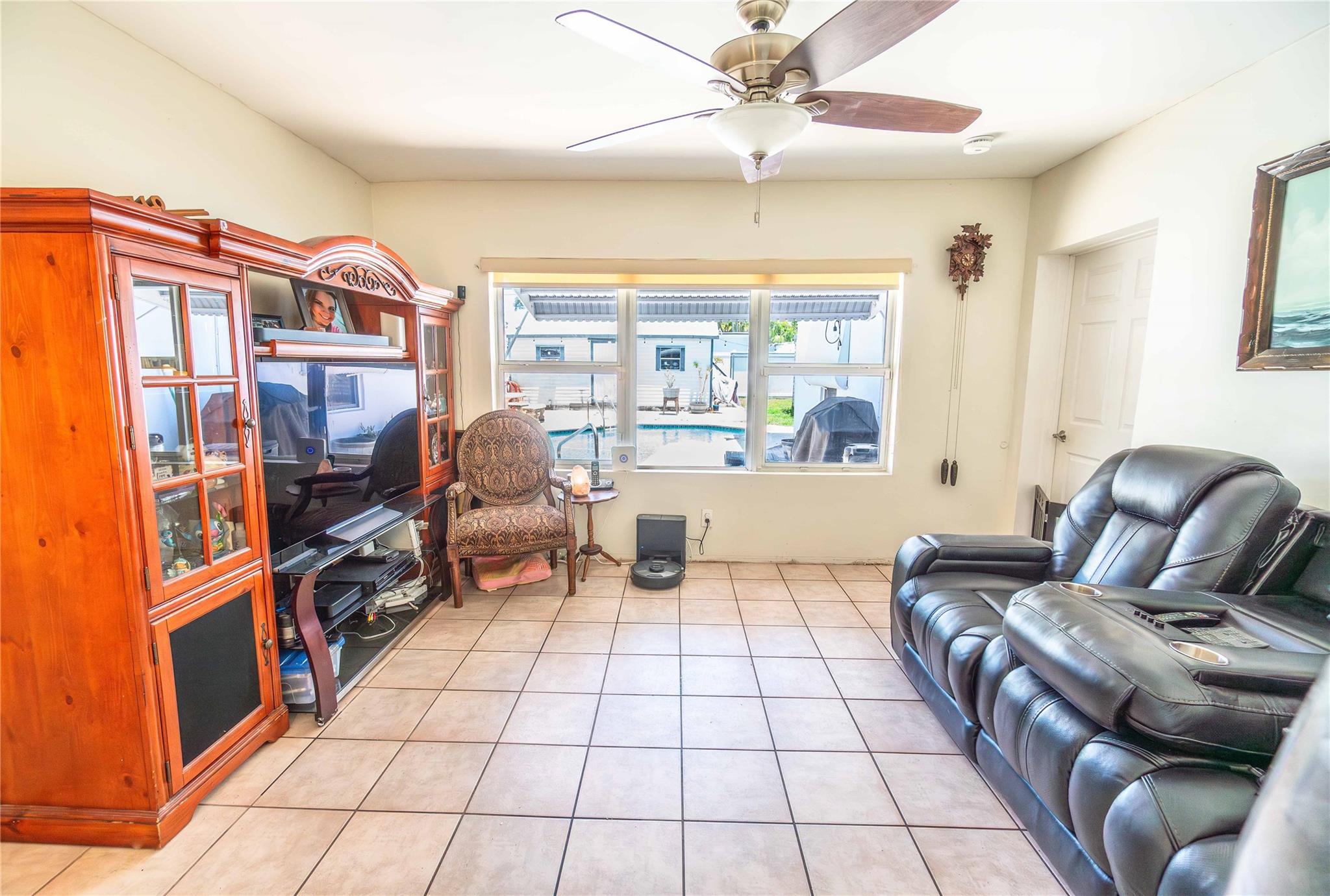 262 SW 8th St