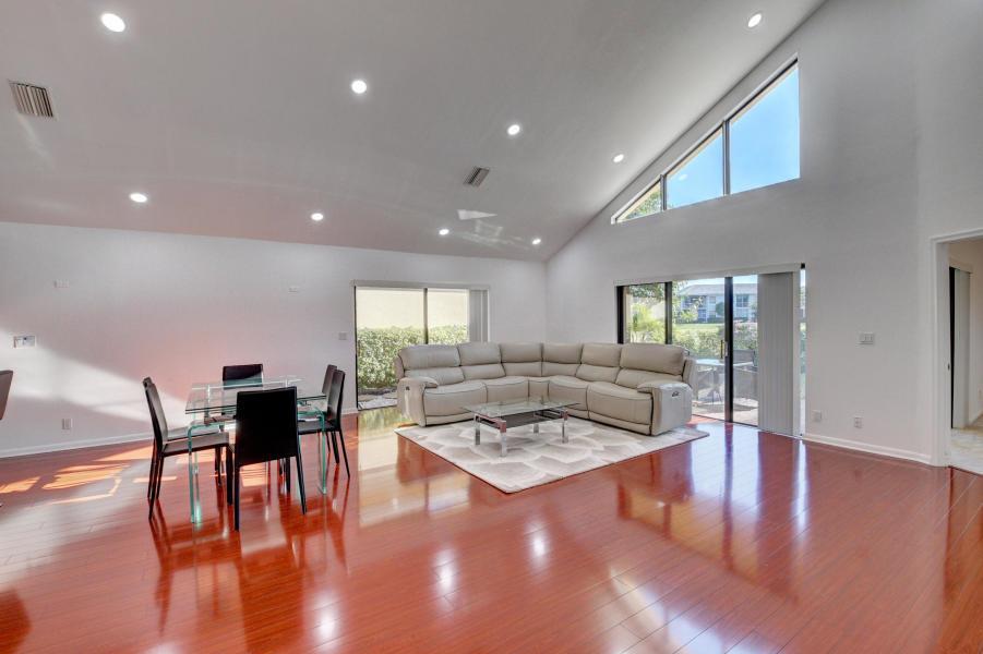 VILLE DE CAPRI  / POLO CL - Residential Lease