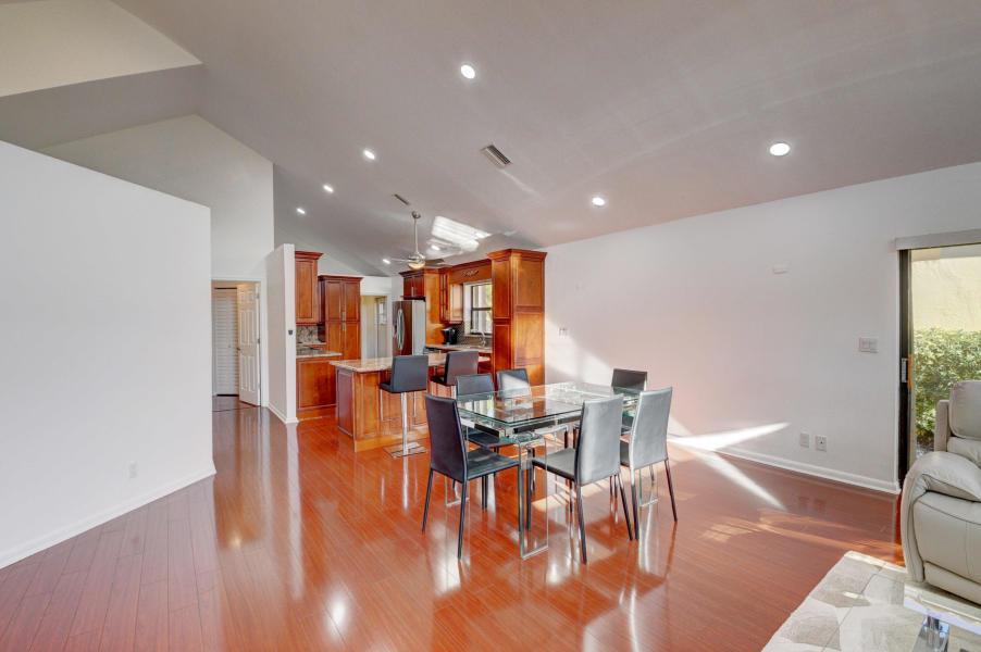 VILLE DE CAPRI  / POLO CL - Residential Lease