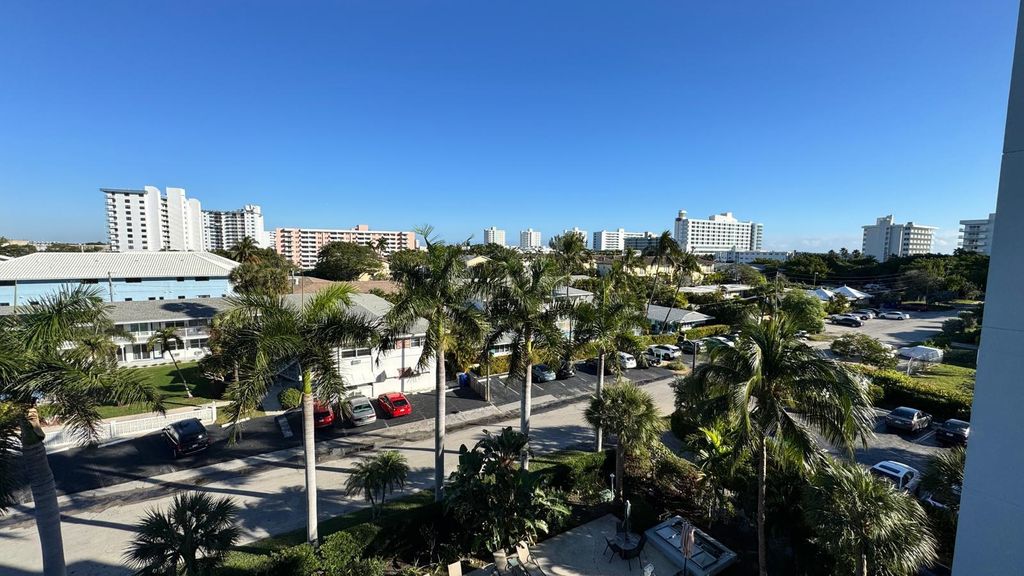 Photo of 3212 NE 12th Street, Pompano Beach, FL 33062 (MLS # B26005161)