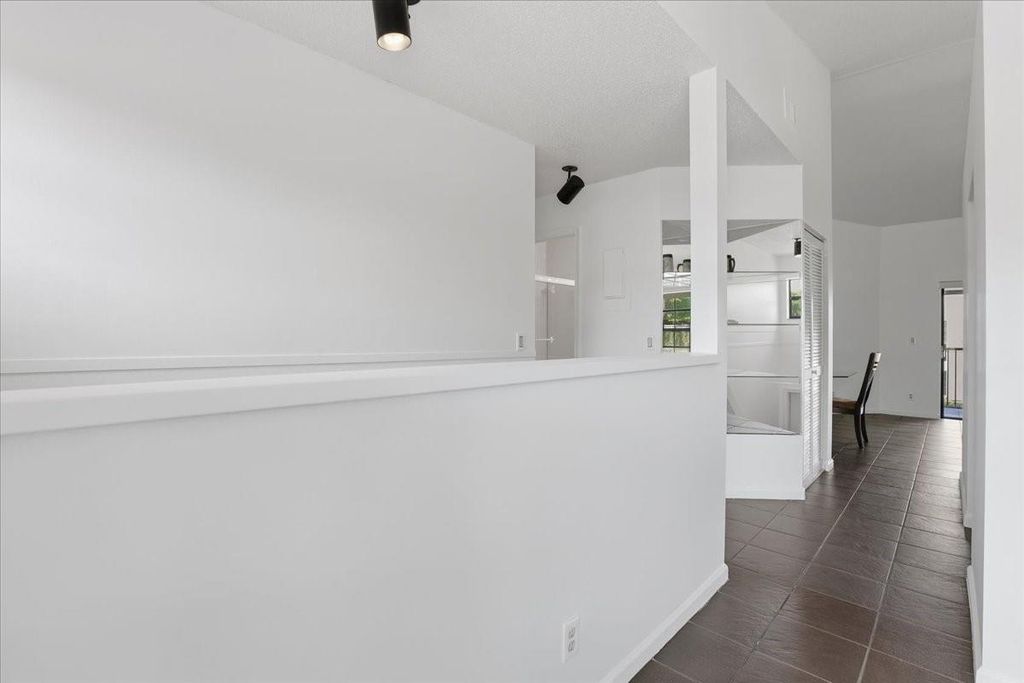 Photo of 208 Lincoln Ct #208, Deerfield Beach, FL 33442 (MLS # F10532398)