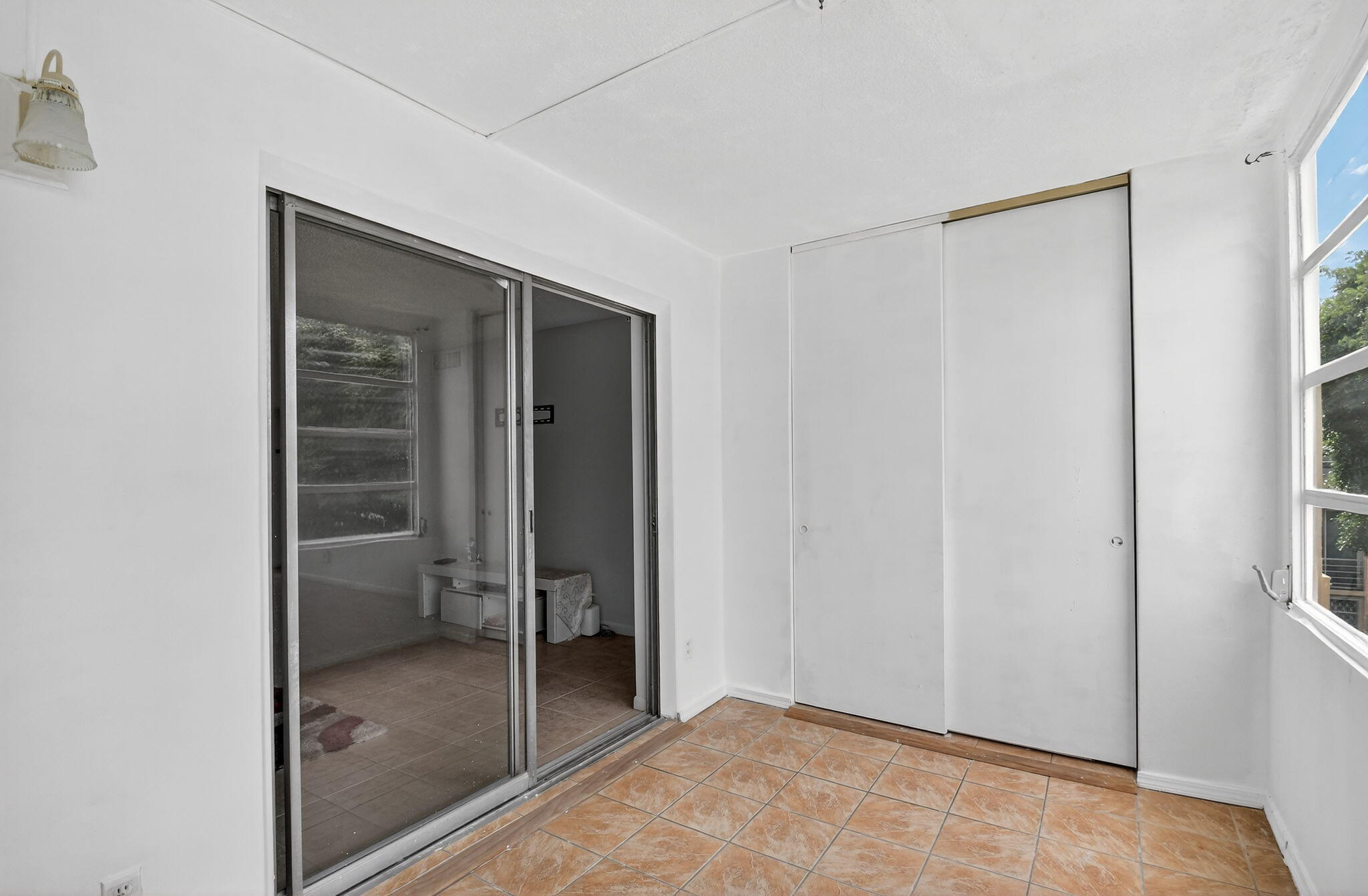 VILLAGE ROYALE GREENWOOD CONDO - Residential