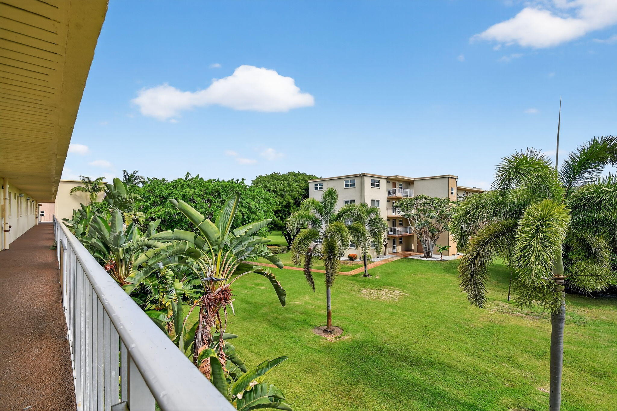 VILLAGE ROYALE GREENWOOD CONDO - Residential