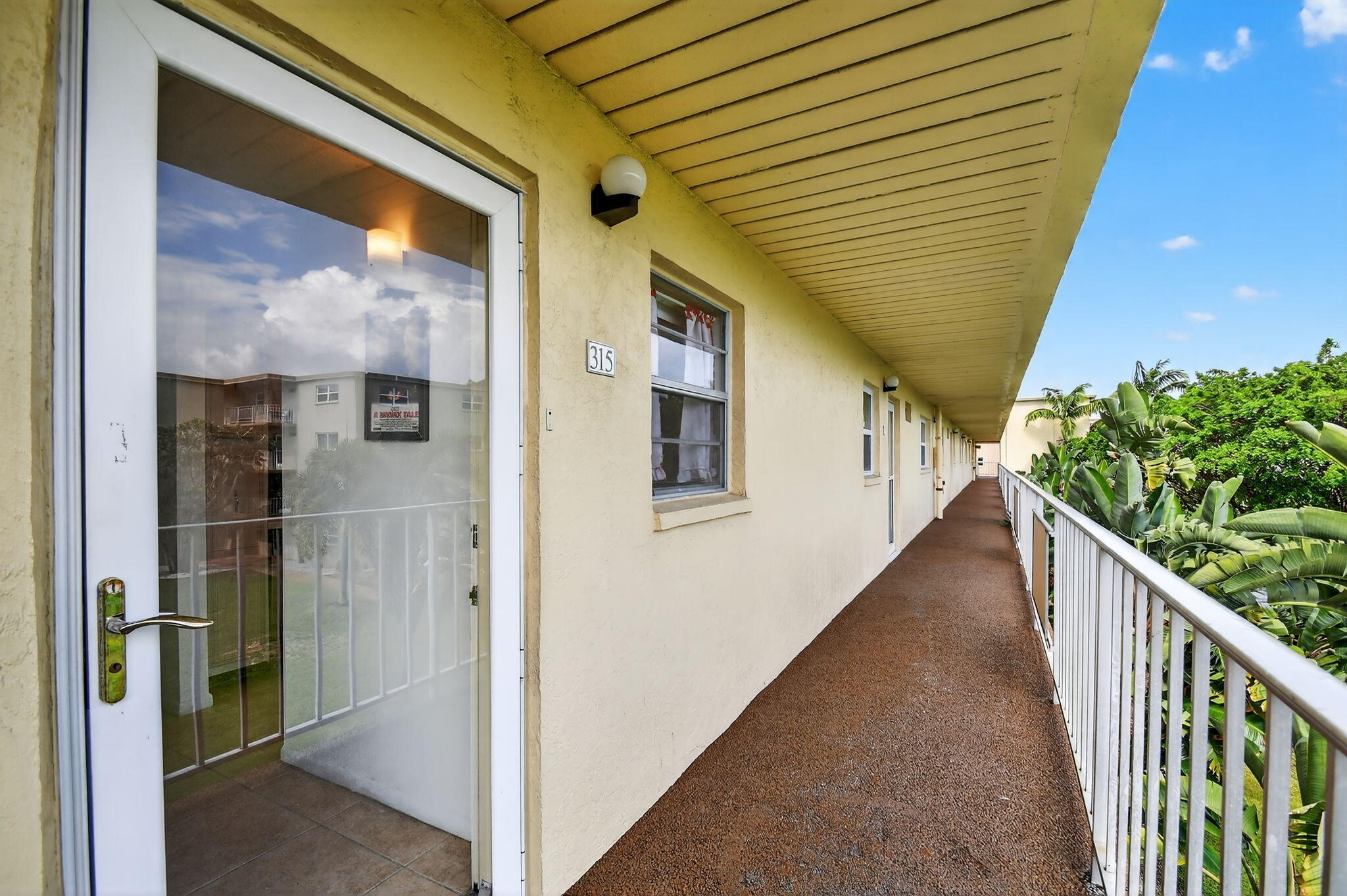 VILLAGE ROYALE GREENWOOD CONDO - Residential