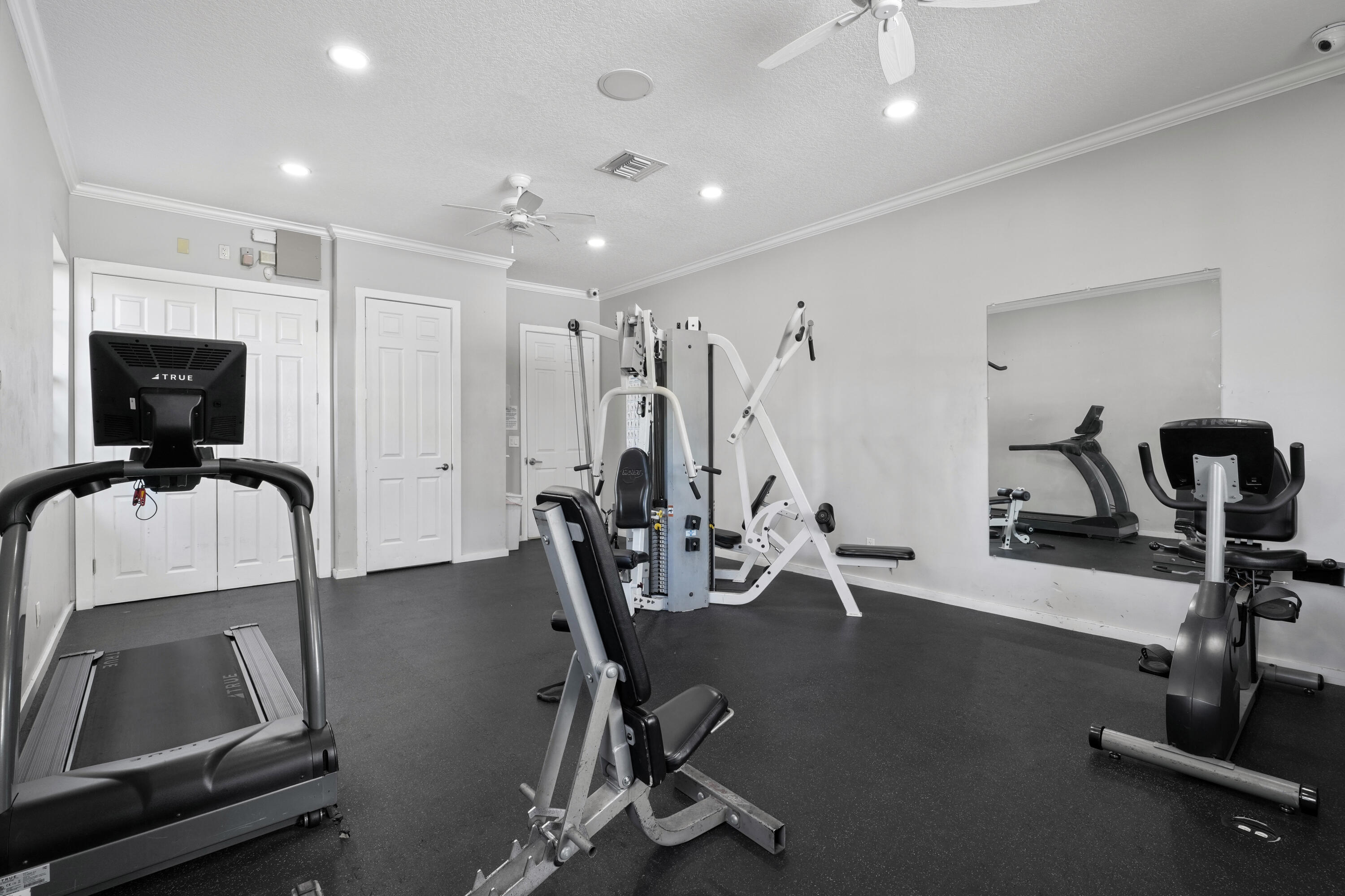 LANTERN KEY - Residential Lease