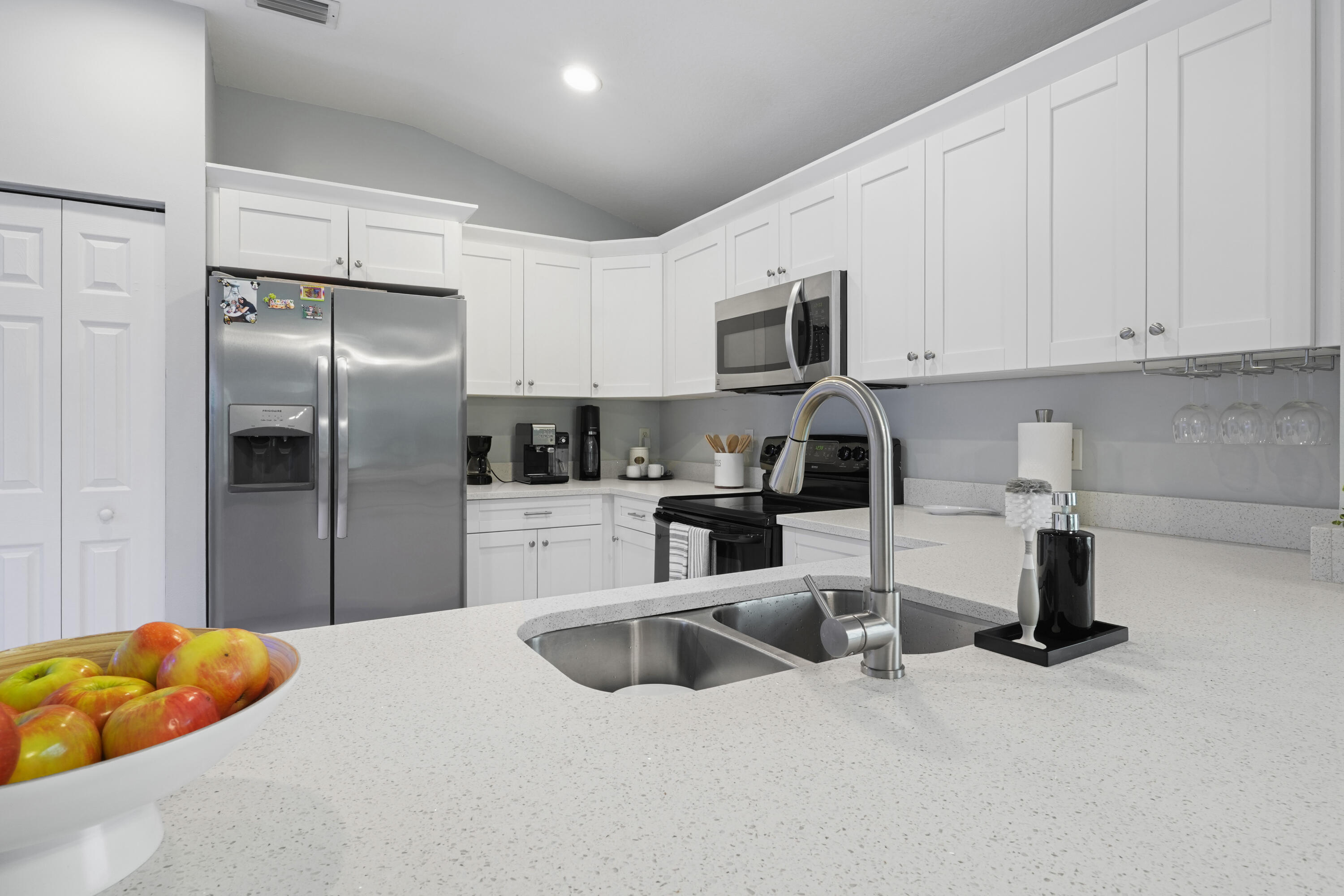 LANTERN KEY - Residential Lease