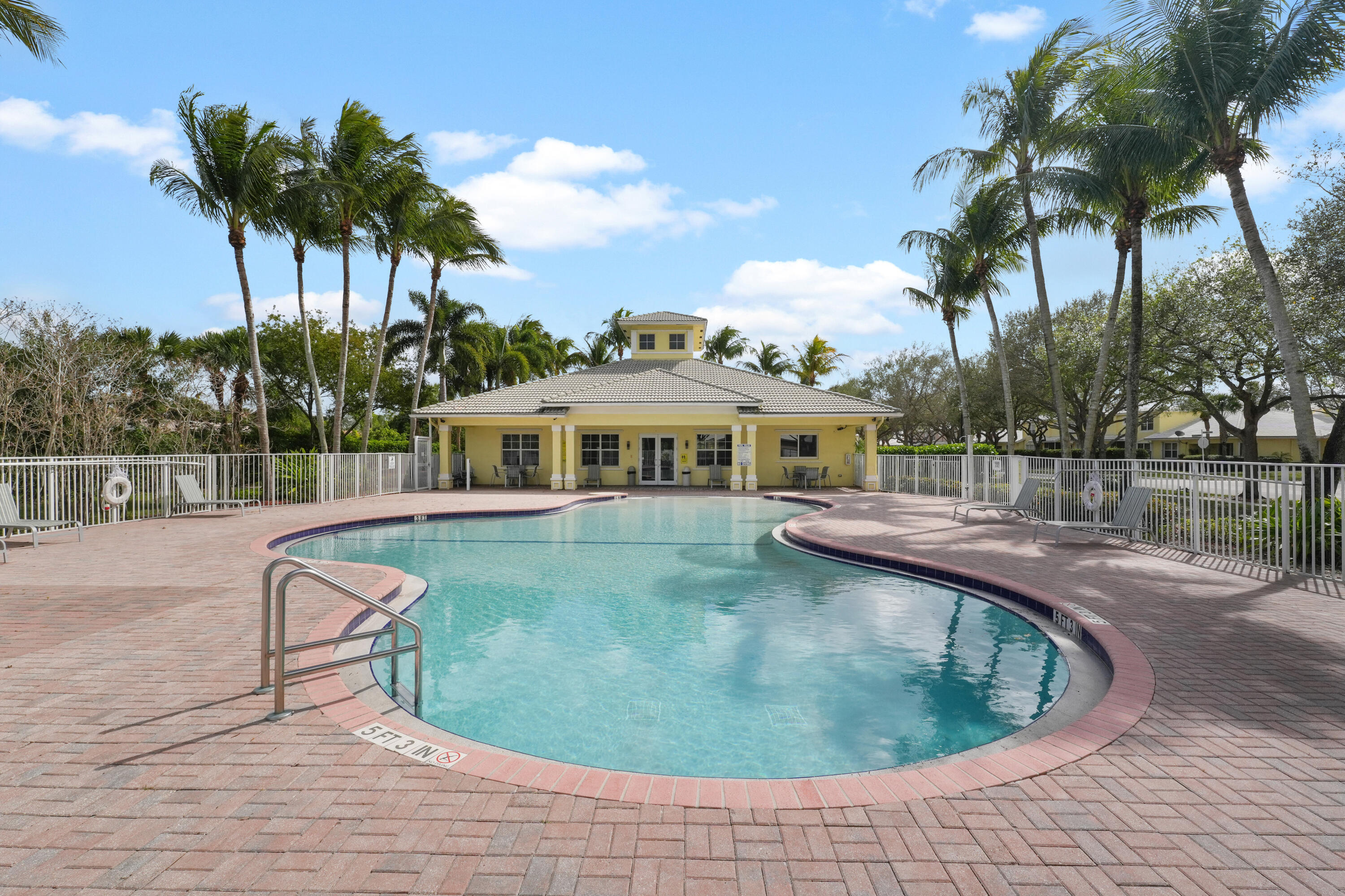 LANTERN KEY - Residential Lease