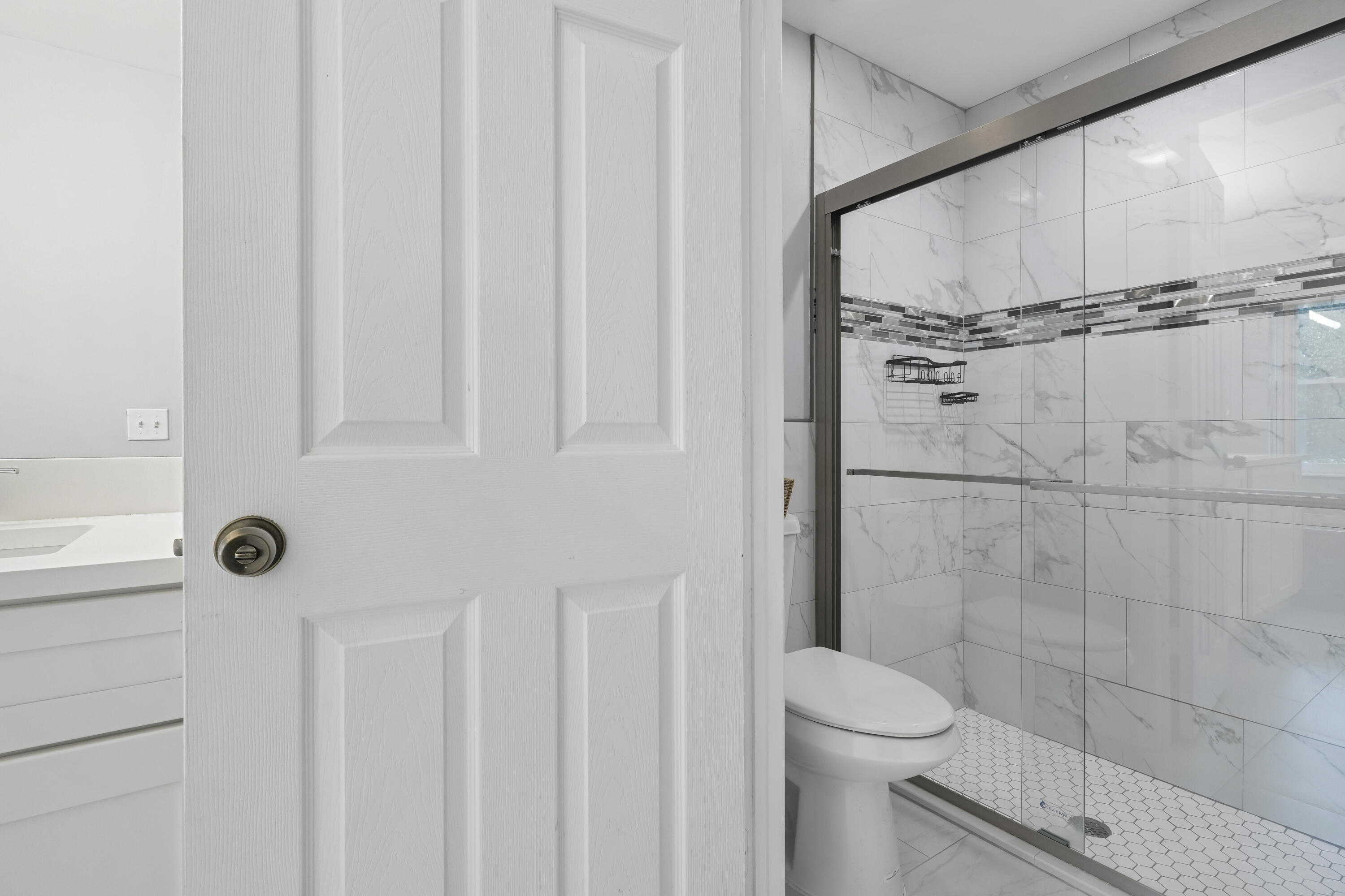 LANTERN KEY - Residential Lease