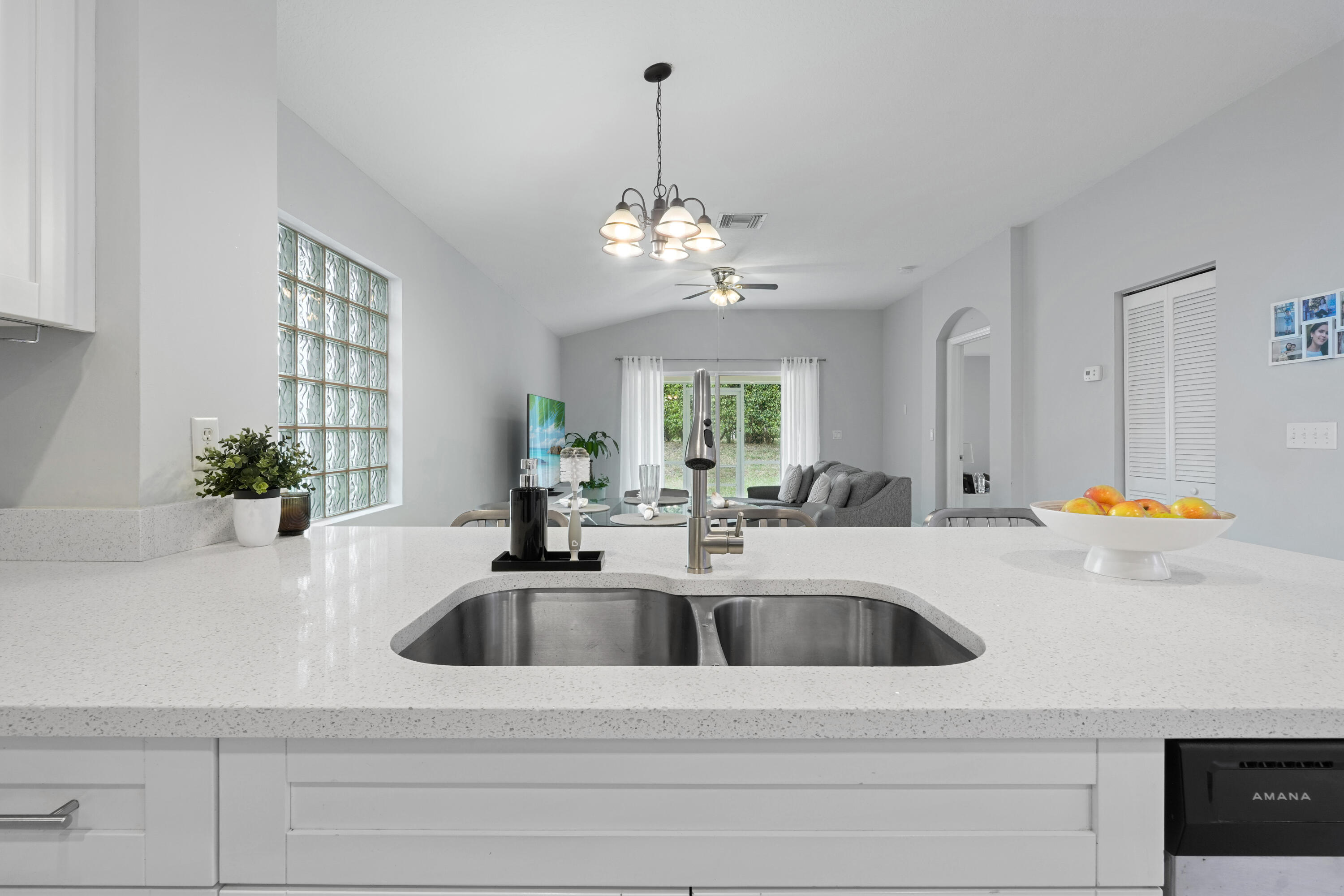 LANTERN KEY - Residential Lease