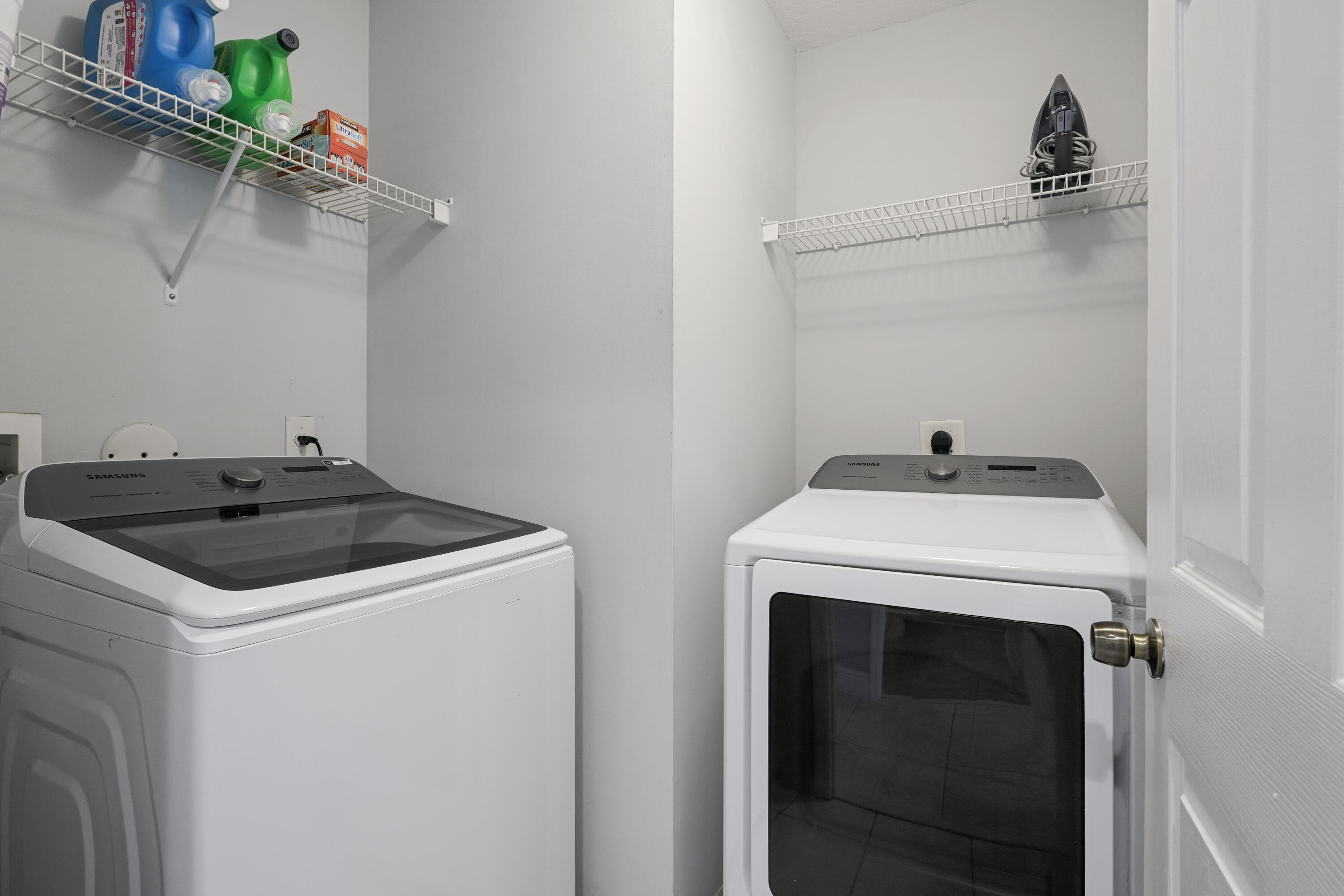 LANTERN KEY - Residential Lease