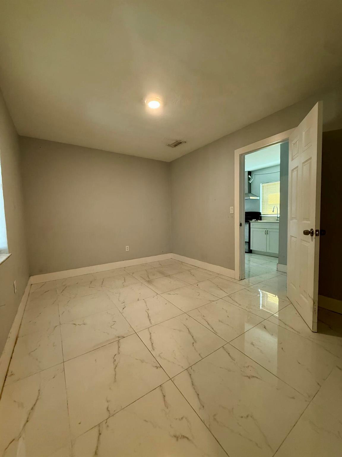 LAKE WORTH TOWN OF - Residential Lease