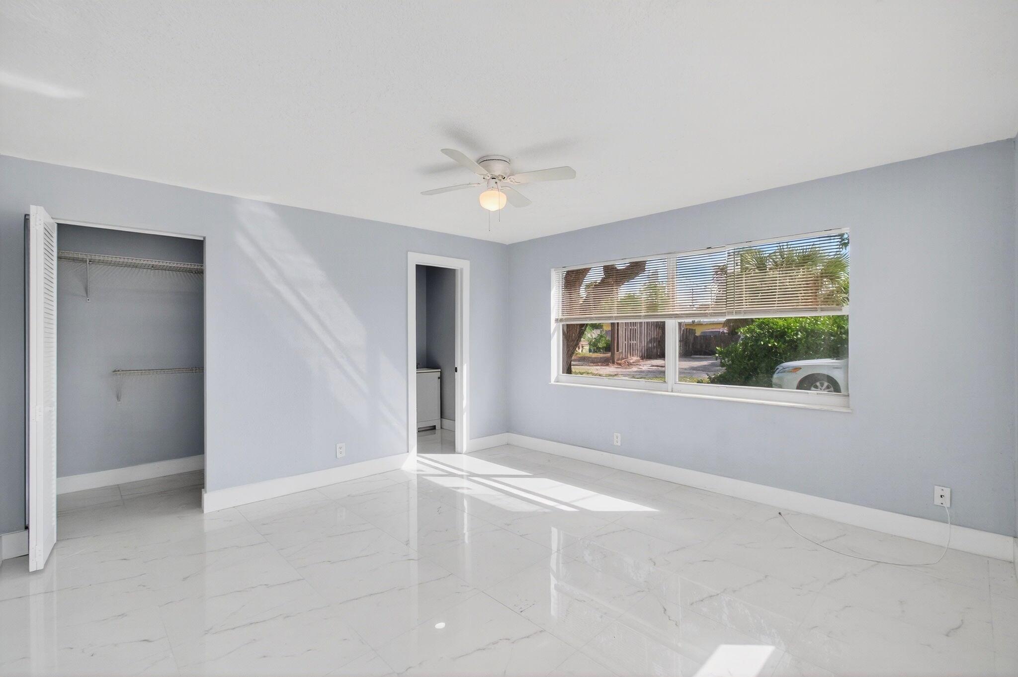 LAKE WORTH TOWN OF - Residential Lease