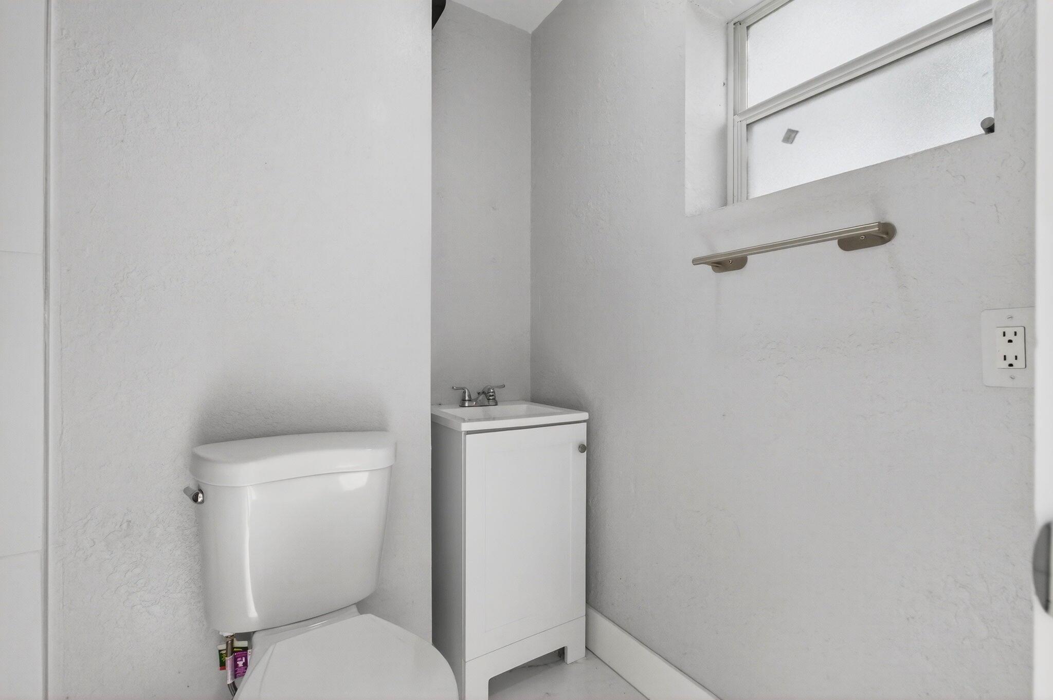 LAKE WORTH TOWN OF - Residential Lease