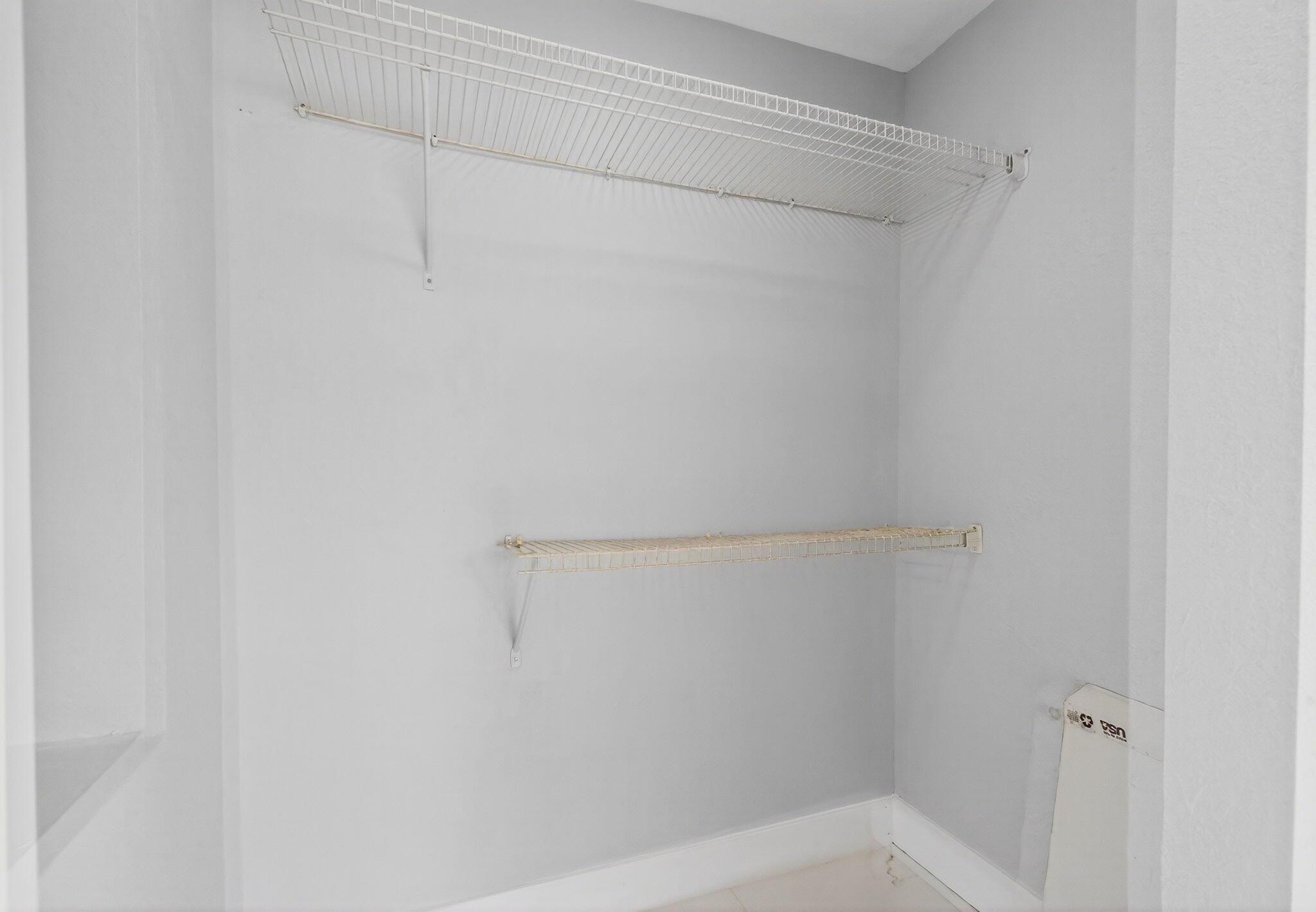 LAKE WORTH TOWN OF - Residential Lease