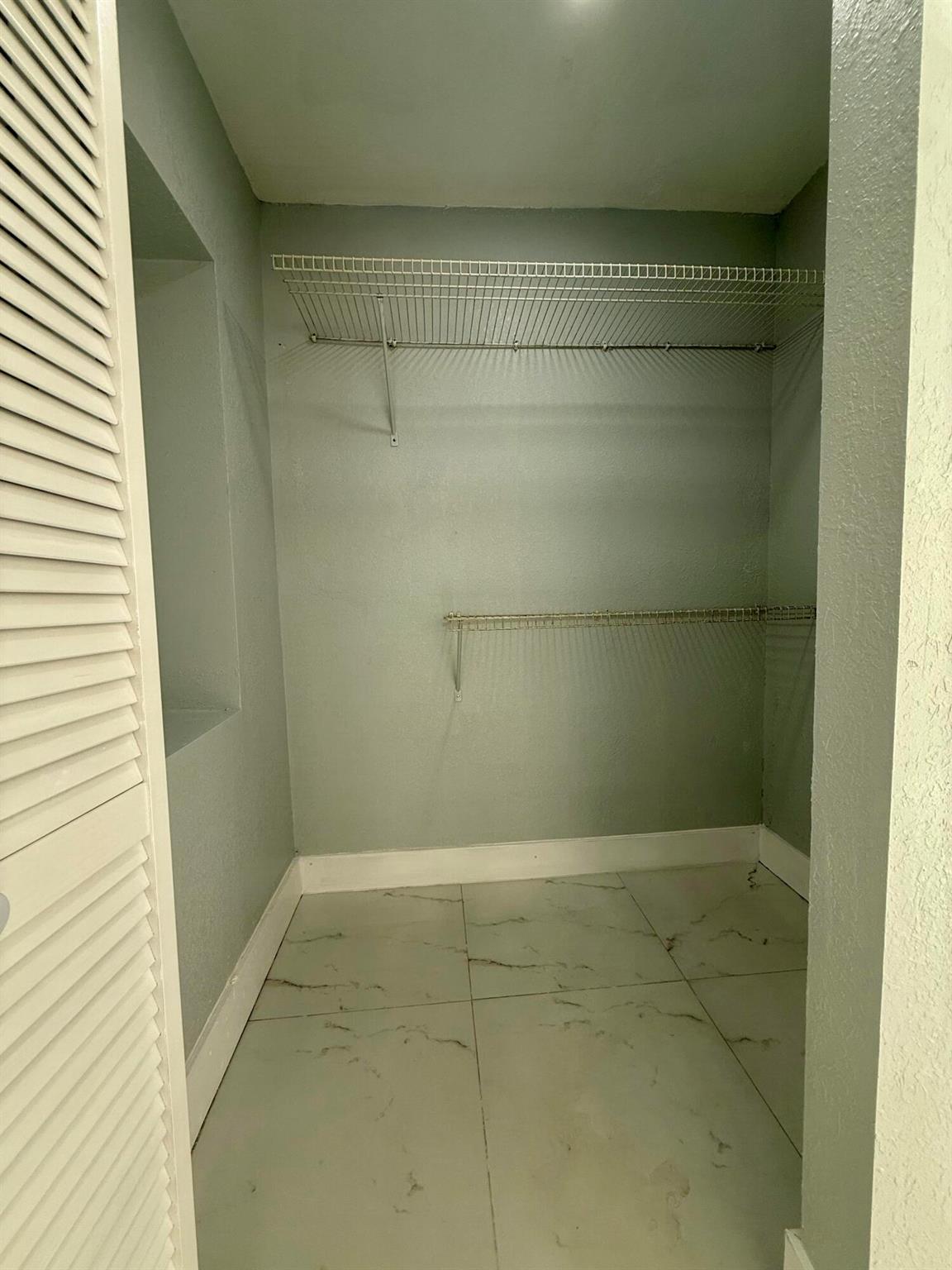 LAKE WORTH TOWN OF - Residential Lease