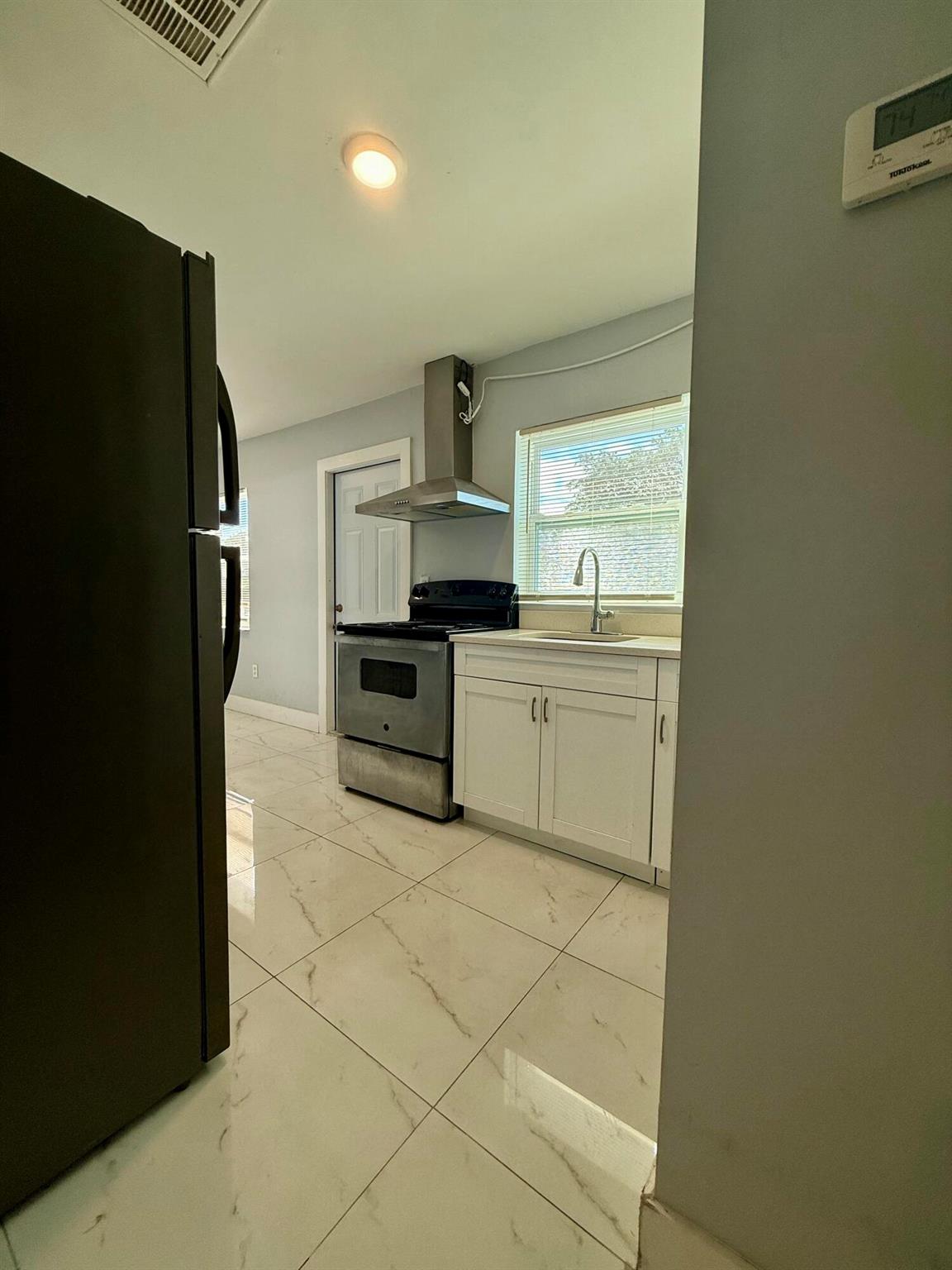 LAKE WORTH TOWN OF - Residential Lease