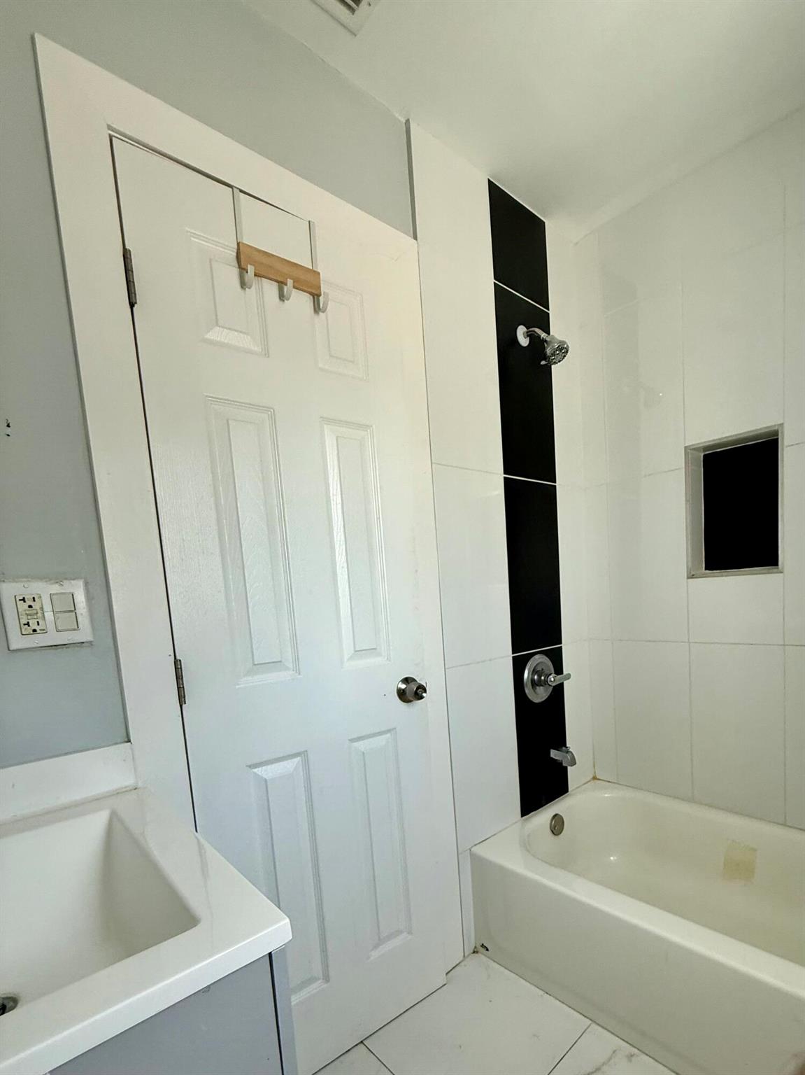 LAKE WORTH TOWN OF - Residential Lease