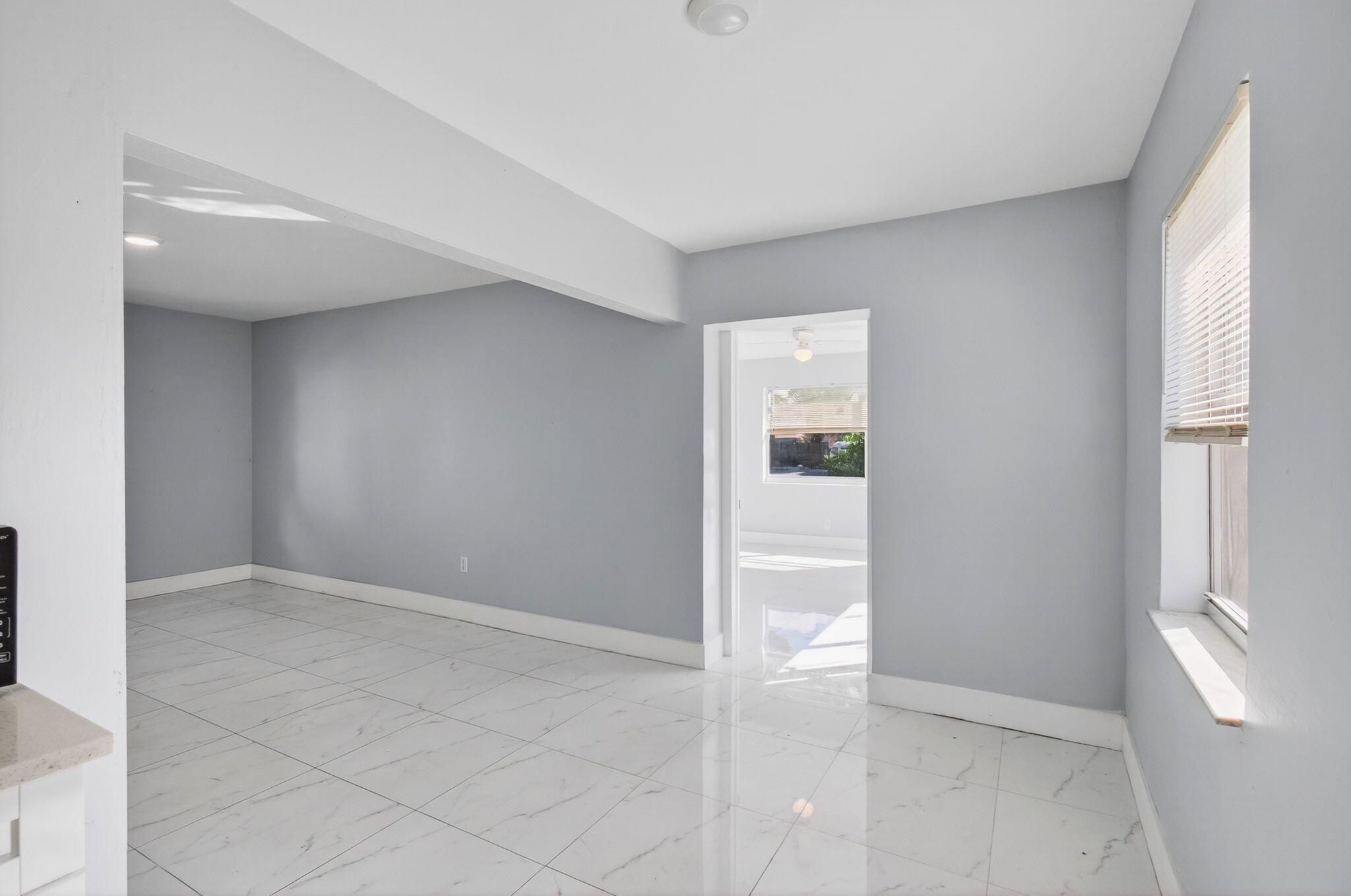 LAKE WORTH TOWN OF - Residential Lease