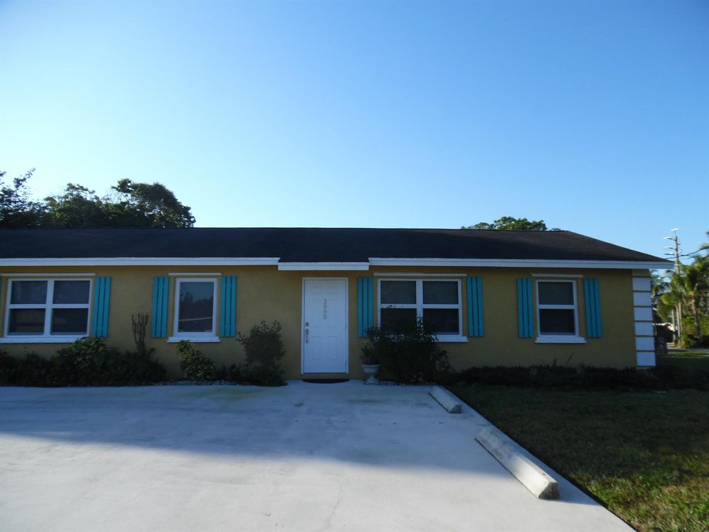 Photo of 3990 Hernden Drive #3990, Lake Worth, FL 33461 (MLS # R10999147)