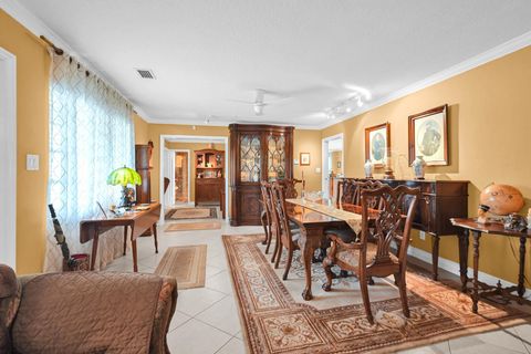 Single Family Residence in Oakland Park FL 651 34th St St 8.jpg