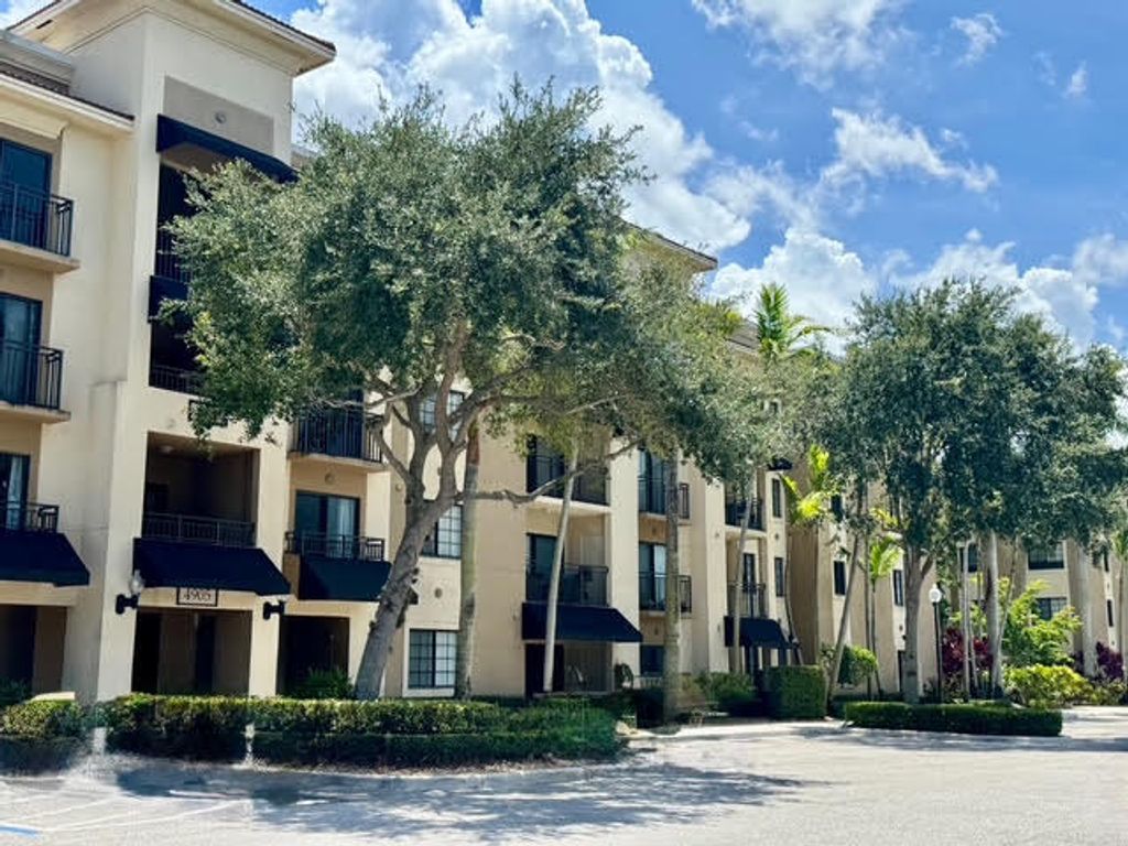 Photo of 4905 Midtown Lane #2405, Palm Beach Gardens, FL 33418 (MLS # R11144253)