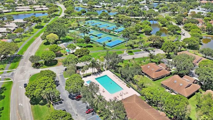 WHISPER WALK SEC D CONDO / SUMMERWINDS - Residential