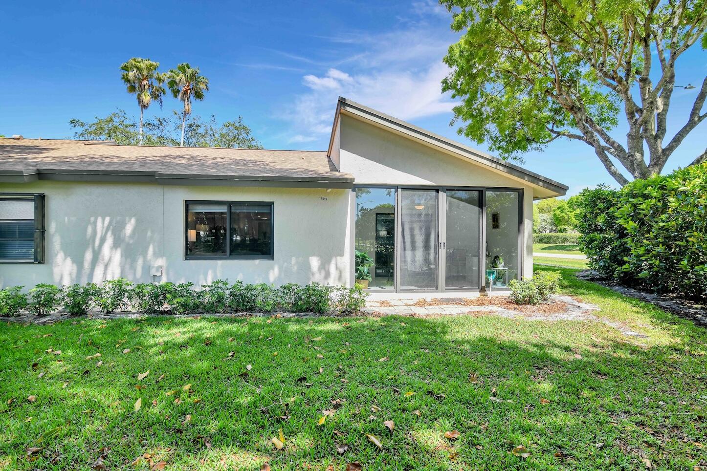 WHISPER WALK SEC D CONDO / SUMMERWINDS - Residential