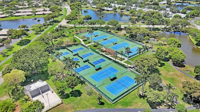 WHISPER WALK SEC D CONDO / SUMMERWINDS - Residential