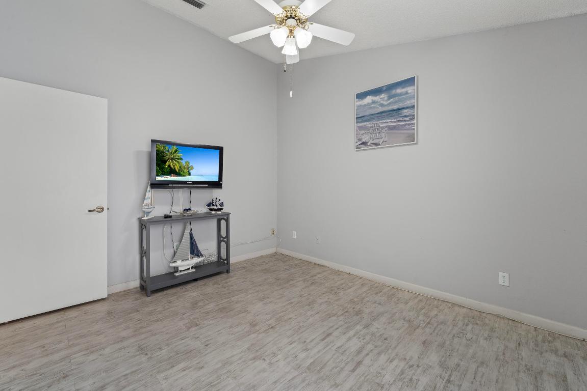 KINGS ISLE PHASE III - Residential