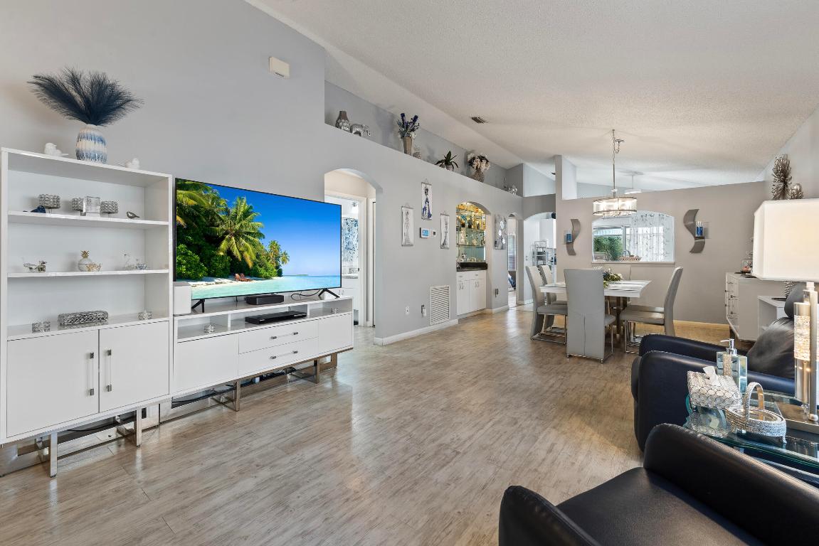 KINGS ISLE PHASE III - Residential