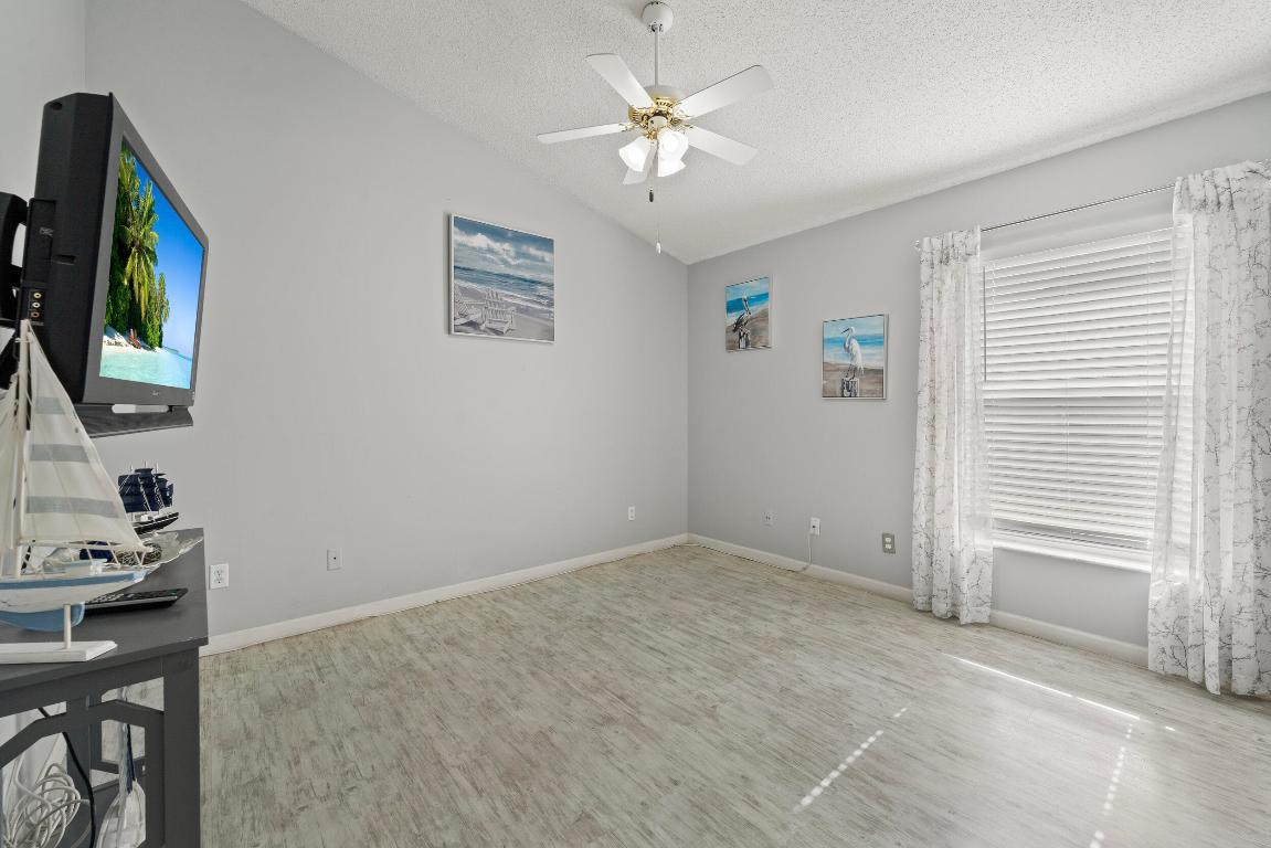 KINGS ISLE PHASE III - Residential