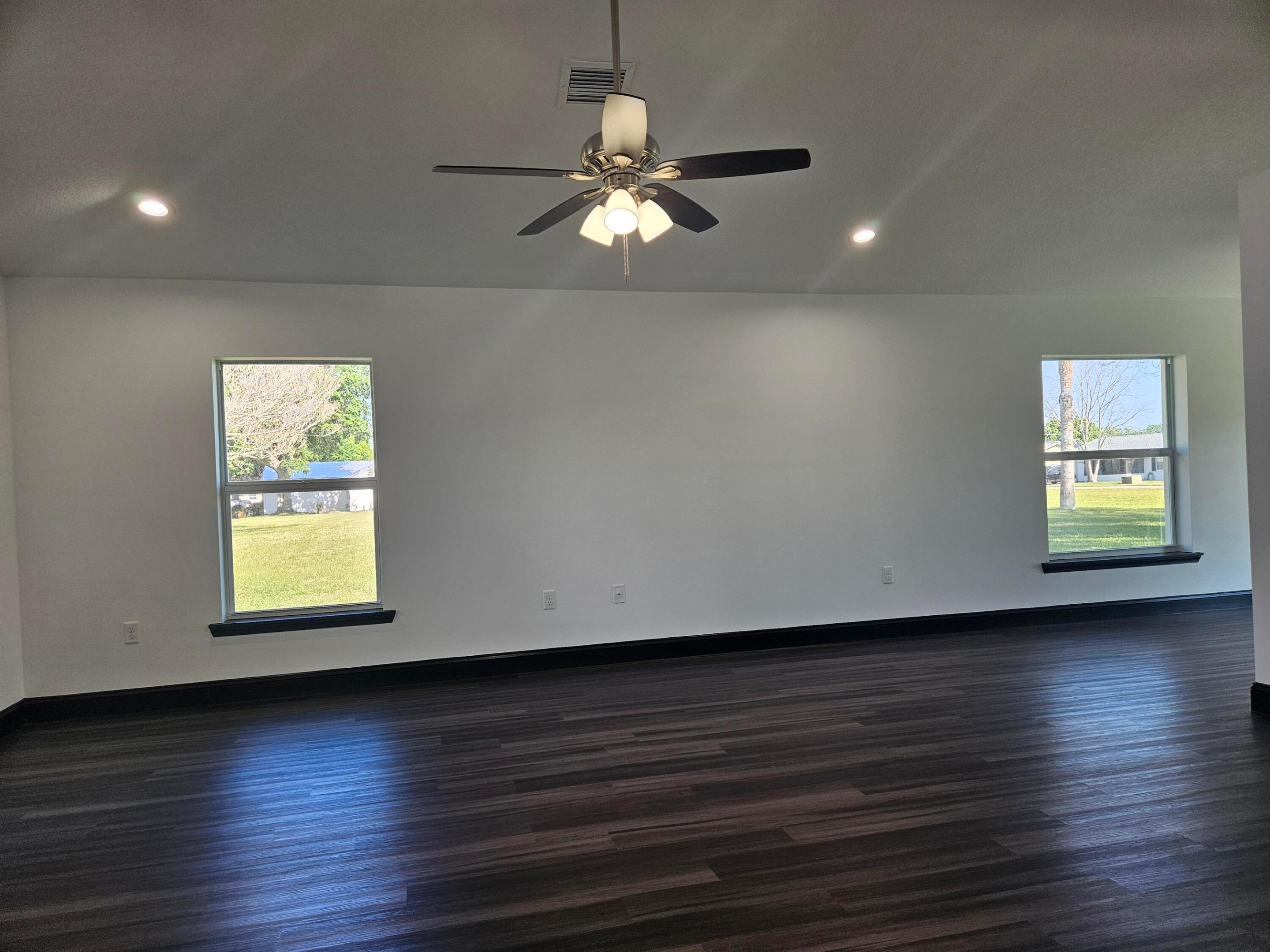 KINGS BAY - Residential