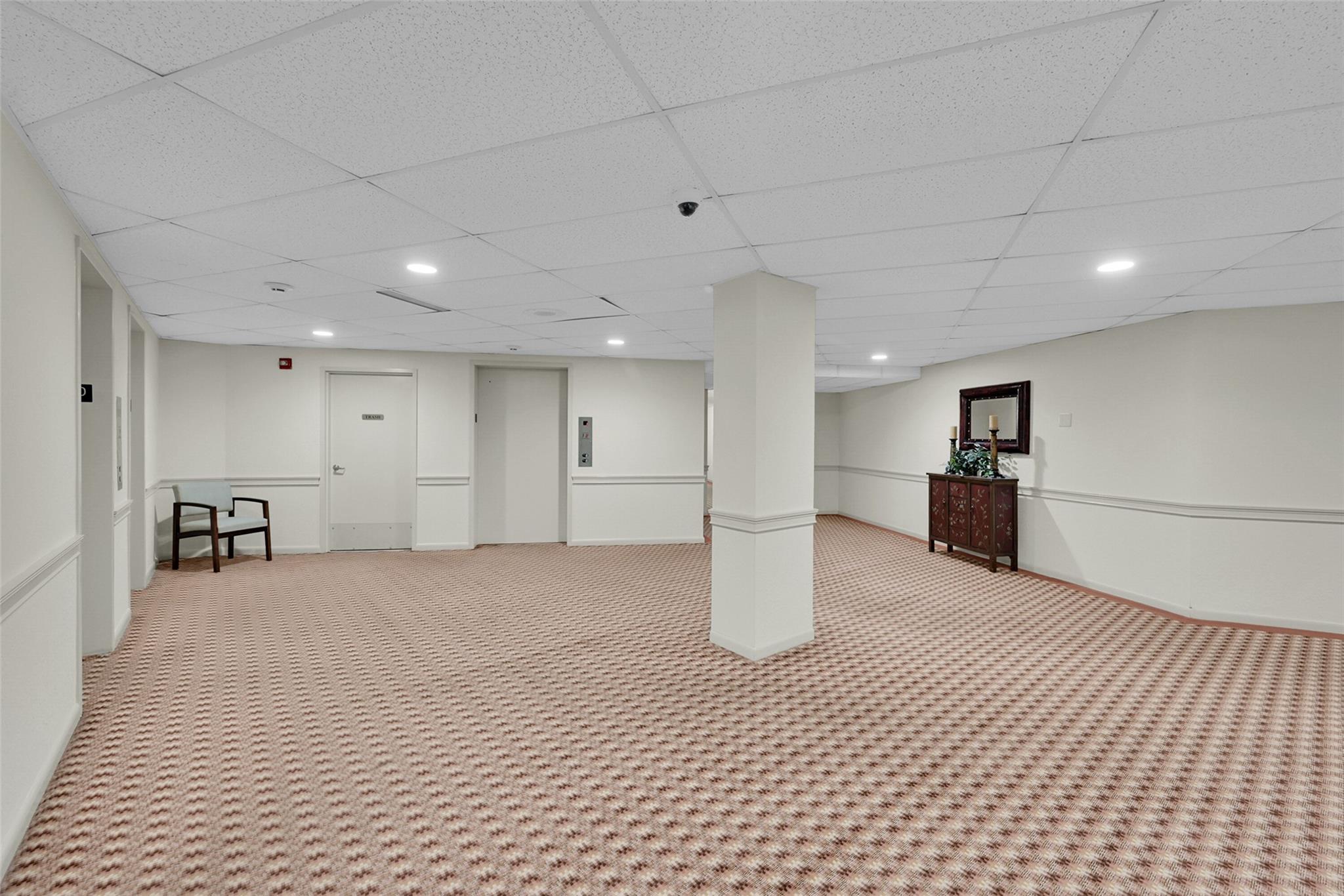 Country Club Towers - Residential
