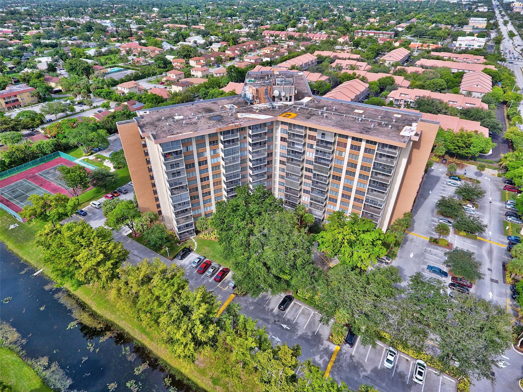 Country Club Towers - Residential