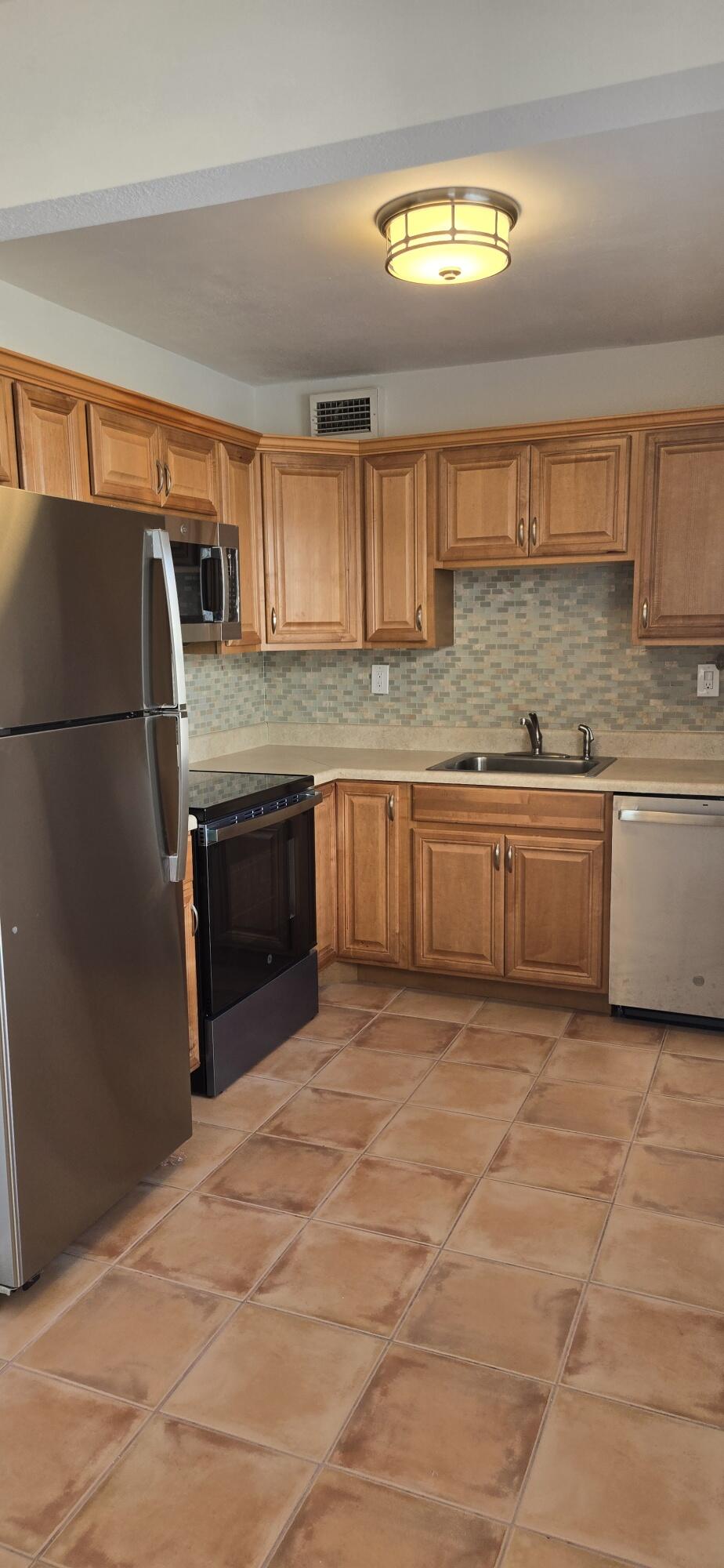 View photos, virtual tours, details... 186 Burgundy D