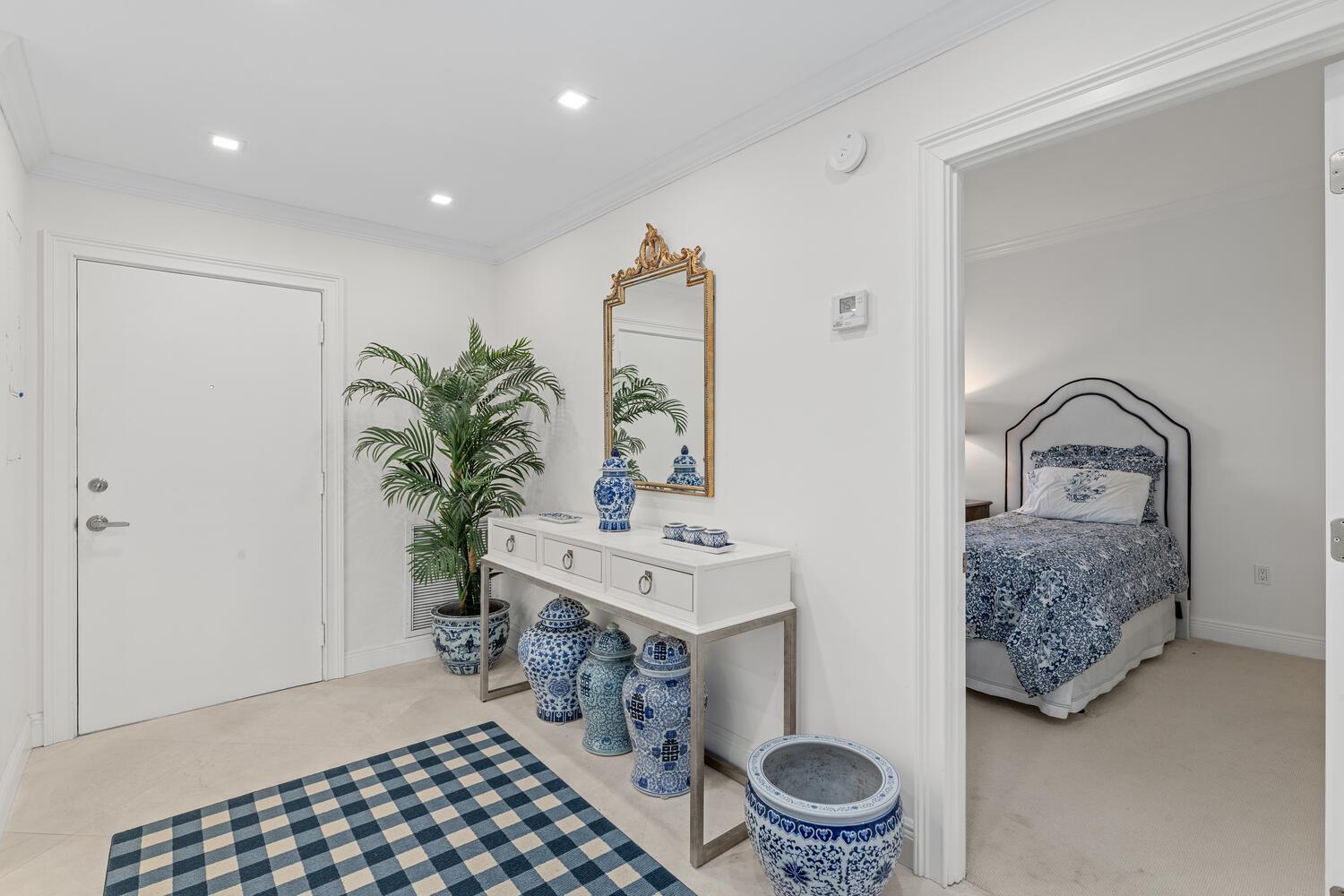 127 Peruvian Avenue 302
